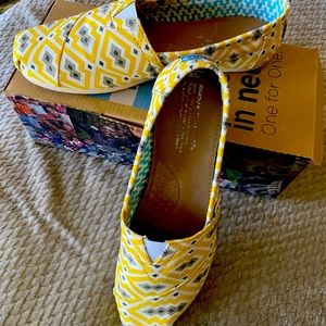 Toms Size 8 Women’s